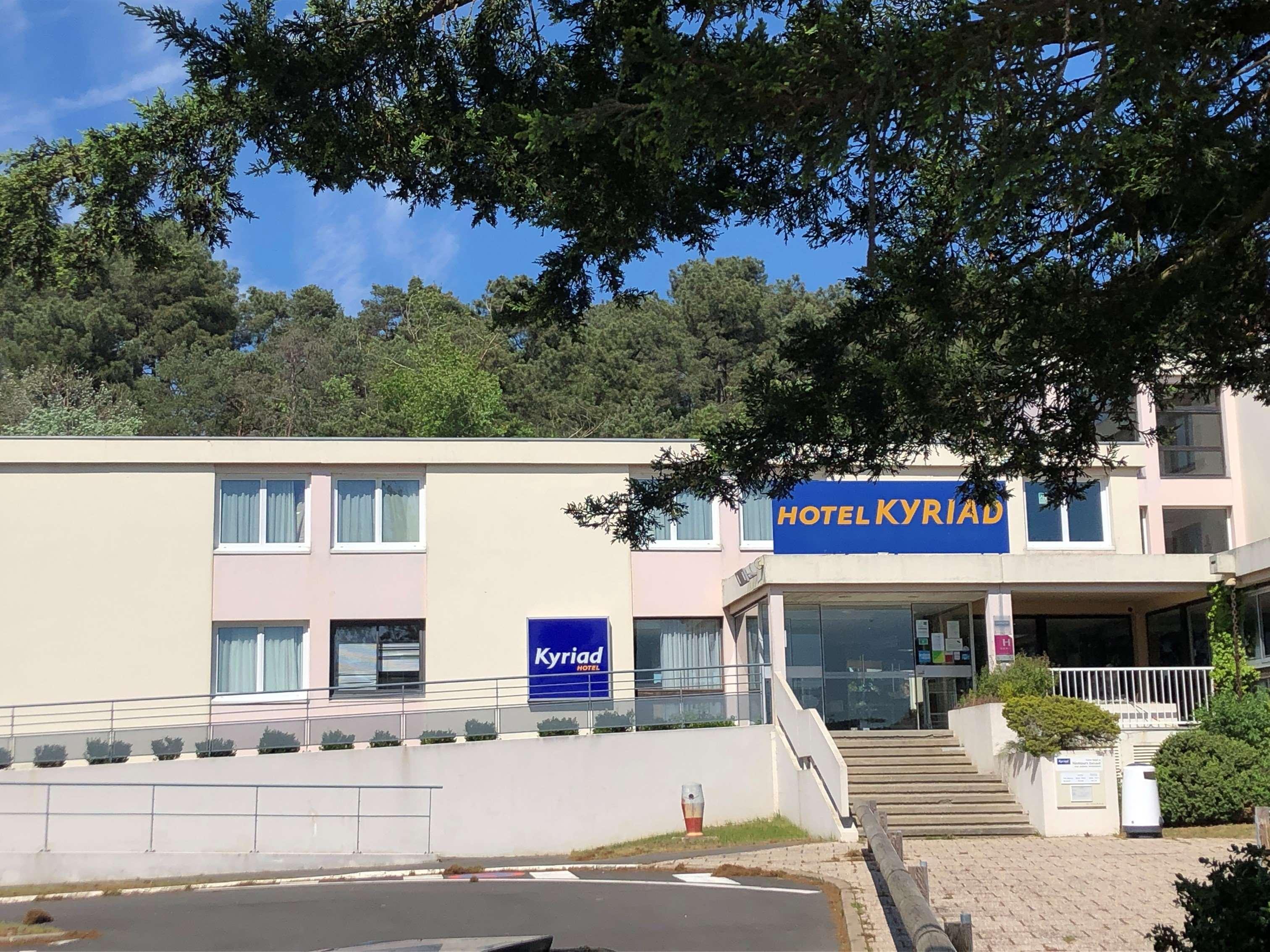 Kyriad Nemours Exterior photo