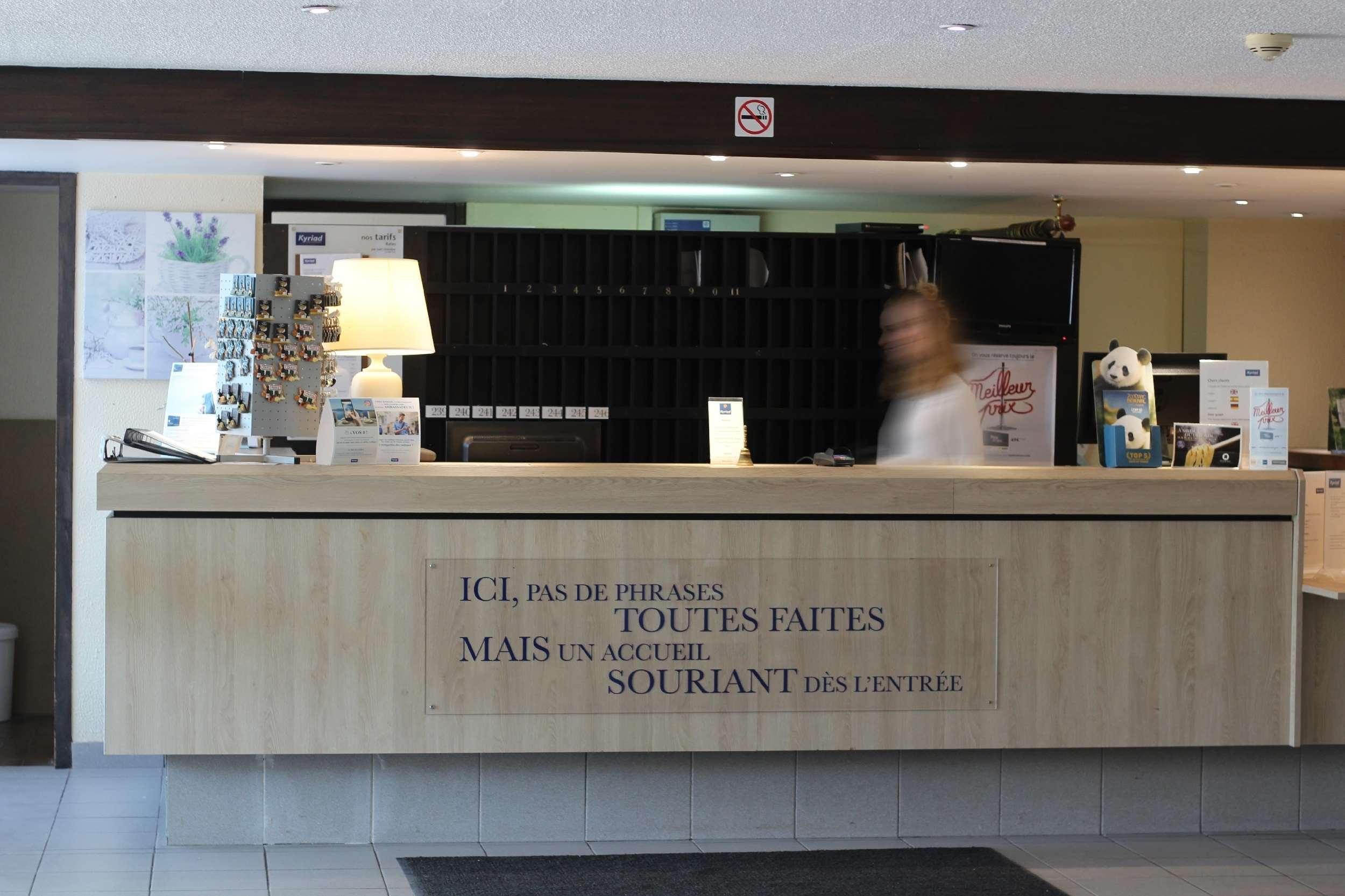 Kyriad Nemours Exterior photo